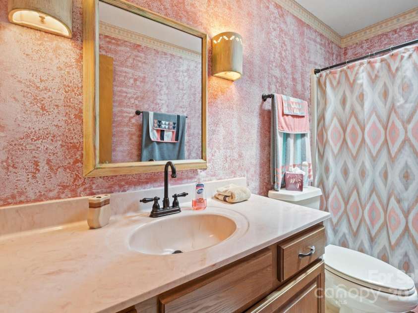 45 Pinecrest Drive, Franklin, NC 28734.  MLS# CAR4246439, YatesRealty ID 5835. 