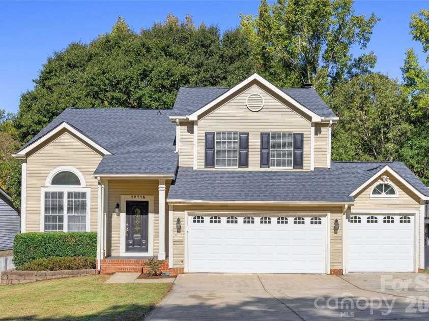 12416 Woodside Falls Road, Pineville, NC 28134.  MLS# CAR4435801, YatesRealty ID 58351. 