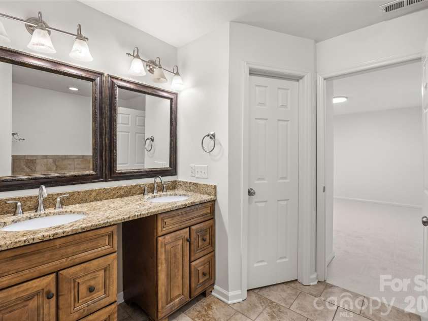 12416 Woodside Falls Road, Pineville, NC 28134.  MLS# CAR4435801, YatesRealty ID 58351. 
