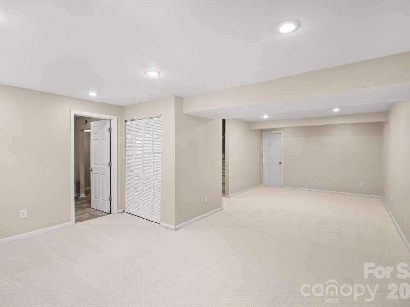 12416 Woodside Falls Road, Pineville, NC 28134.  MLS# CAR4435801, YatesRealty ID 58351. 