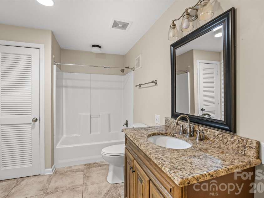 12416 Woodside Falls Road, Pineville, NC 28134.  MLS# CAR4435801, YatesRealty ID 58351. 