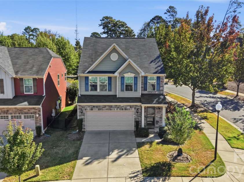 1823 Fleetwood Drive, Charlotte, NC 28208.  MLS# CAR4436511, YatesRealty ID 58359. 