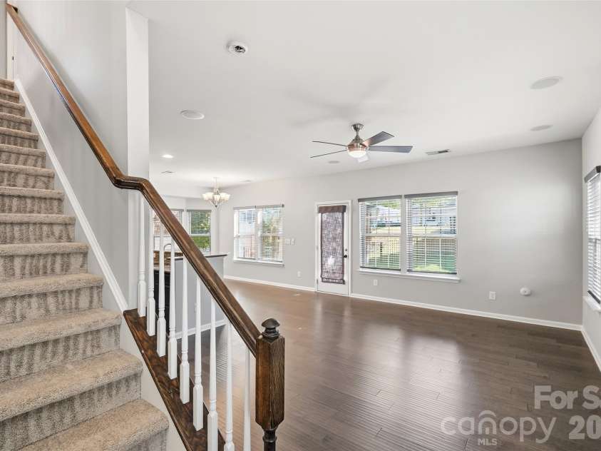 1823 Fleetwood Drive, Charlotte, NC 28208.  MLS# CAR4436511, YatesRealty ID 58359. 