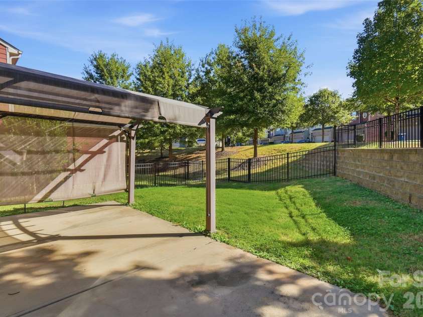 1823 Fleetwood Drive, Charlotte, NC 28208.  MLS# CAR4436511, YatesRealty ID 58359. 