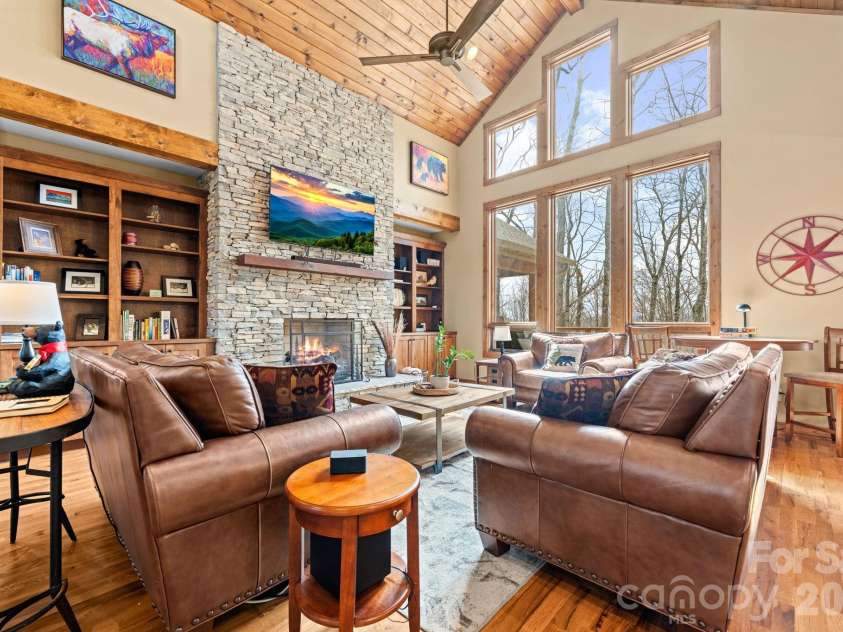 204 Great Sky Drive, Banner Elk, NC 28604.  MLS# CAR4358652, YatesRealty ID 5836. 