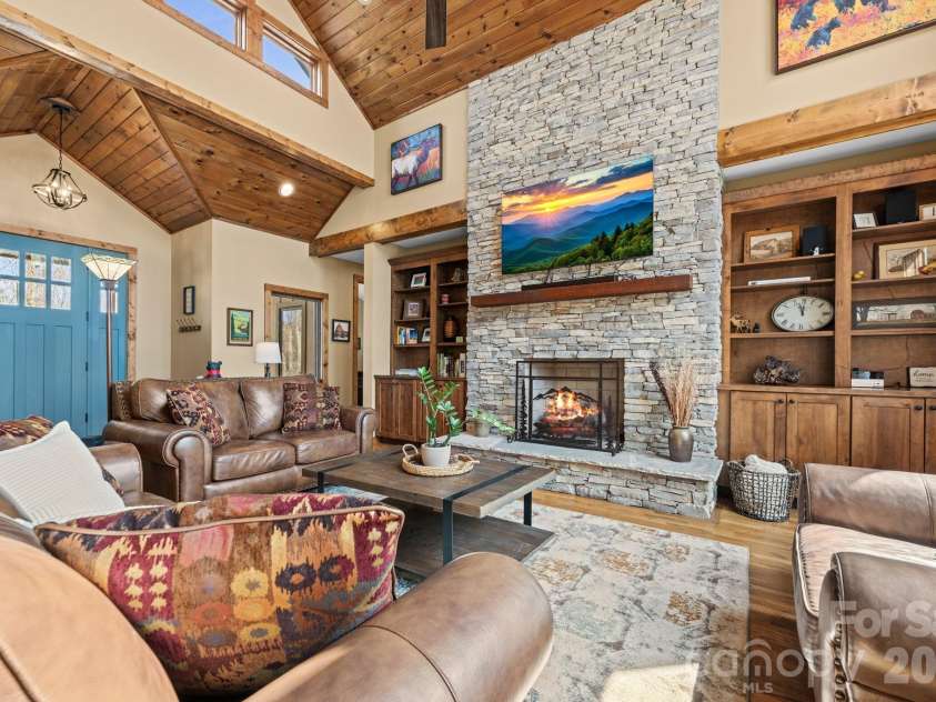204 Great Sky Drive, Banner Elk, NC 28604.  MLS# CAR4358652, YatesRealty ID 5836. 