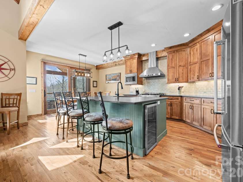 204 Great Sky Drive, Banner Elk, NC 28604.  MLS# CAR4358652, YatesRealty ID 5836. 