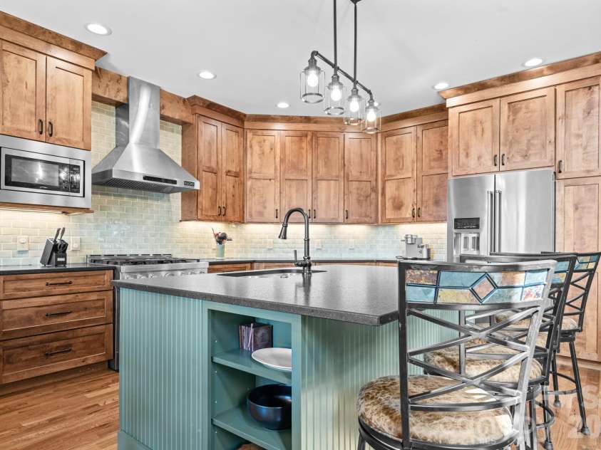 204 Great Sky Drive, Banner Elk, NC 28604.  MLS# CAR4358652, YatesRealty ID 5836. 
