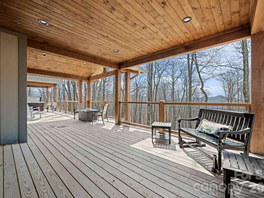 204 Great Sky Drive, Banner Elk, NC 28604.  MLS# CAR4358652, YatesRealty ID 5836. 