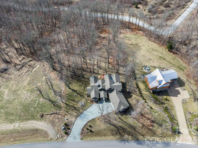 204 Great Sky Drive, Banner Elk, NC 28604.  MLS# CAR4358652, YatesRealty ID 5836. 