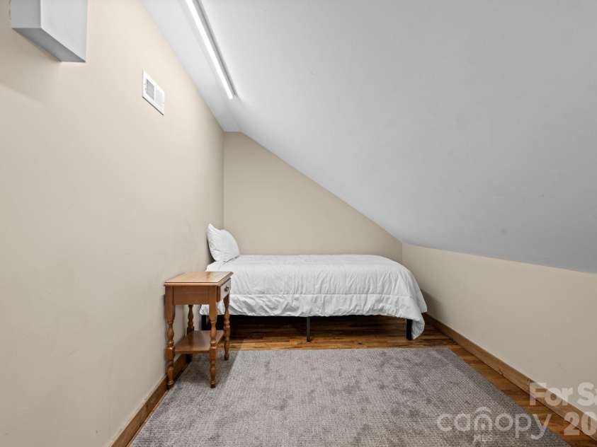 204 Great Sky Drive, Banner Elk, NC 28604.  MLS# CAR4358652, YatesRealty ID 5836. Additional sleeping space