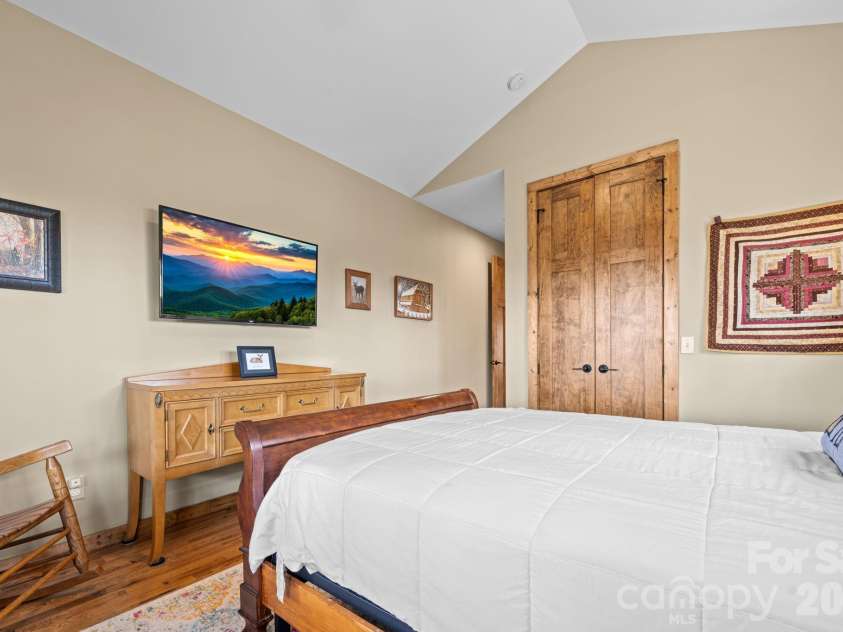 204 Great Sky Drive, Banner Elk, NC 28604.  MLS# CAR4358652, YatesRealty ID 5836. Main Level Third bedroom
