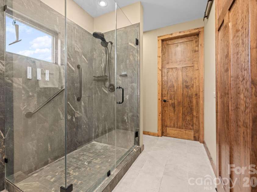 204 Great Sky Drive, Banner Elk, NC 28604.  MLS# CAR4358652, YatesRealty ID 5836. Master bathroom