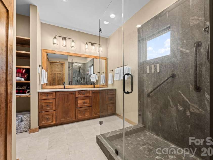 204 Great Sky Drive, Banner Elk, NC 28604.  MLS# CAR4358652, YatesRealty ID 5836. Master bathroom