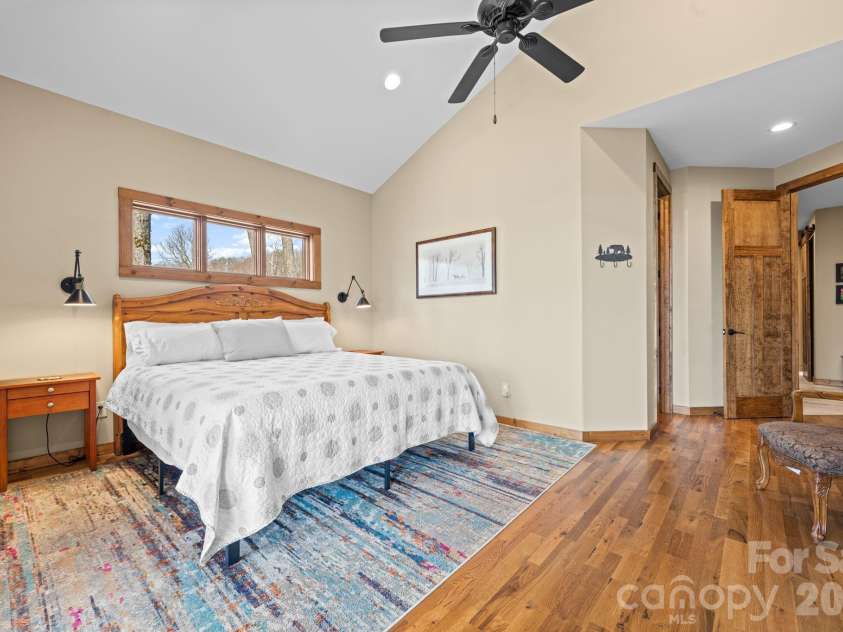 204 Great Sky Drive, Banner Elk, NC 28604.  MLS# CAR4358652, YatesRealty ID 5836. Master bedroom