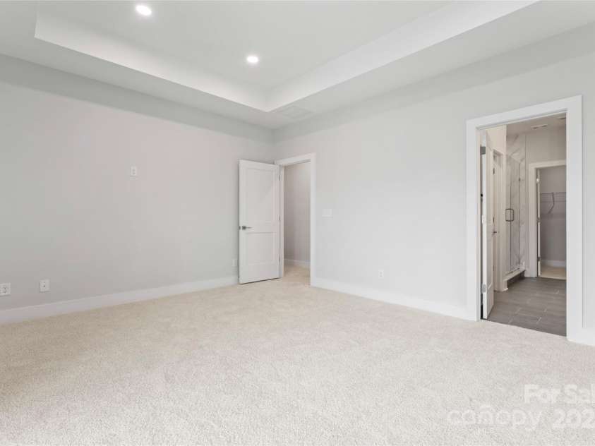 710 Falling Oak Alley, Huntersville, NC 28078.  MLS# CAR4243015, YatesRealty ID 5836. Primary Bedroom