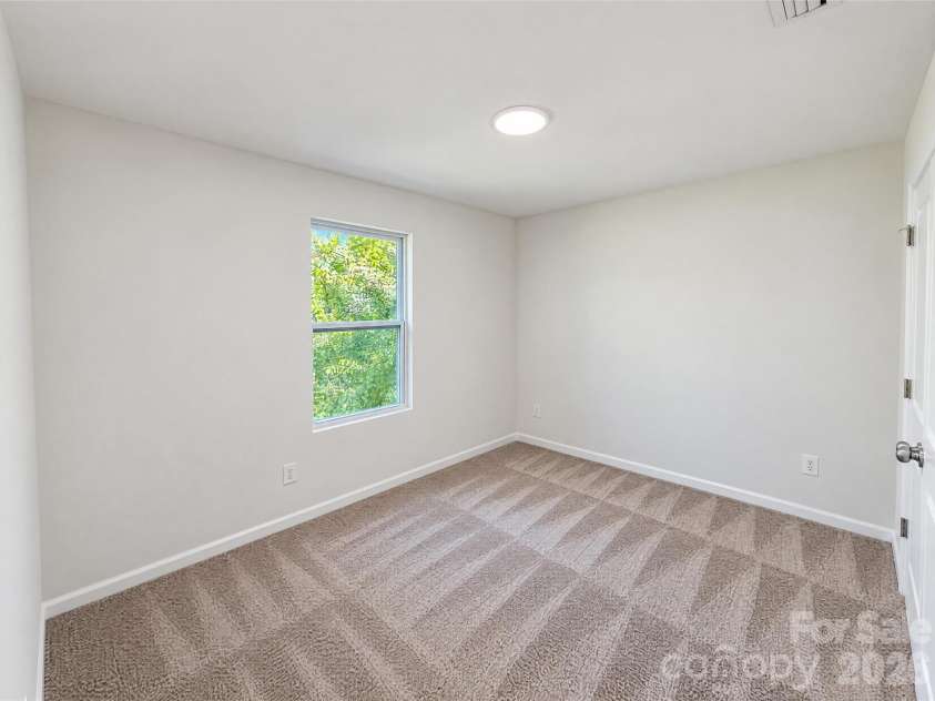 7006 Wandering Creek Drive, Charlotte, NC 28216.  MLS# CAR4437500, YatesRealty ID 58360. 