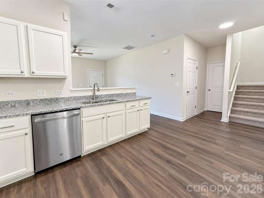 7006 Wandering Creek Drive, Charlotte, NC 28216.  MLS# CAR4437500, YatesRealty ID 58360. 