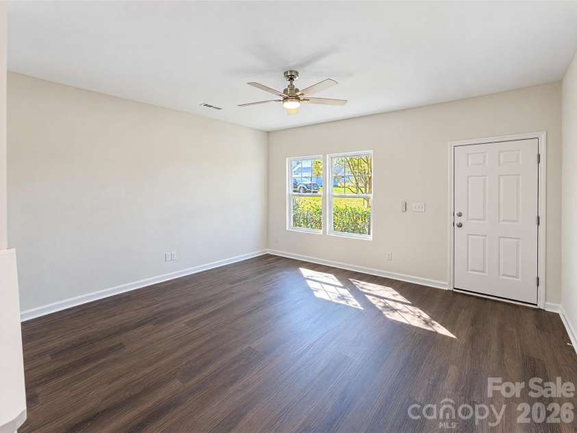 7006 Wandering Creek Drive, Charlotte, NC 28216.  MLS# CAR4437500, YatesRealty ID 58360. 