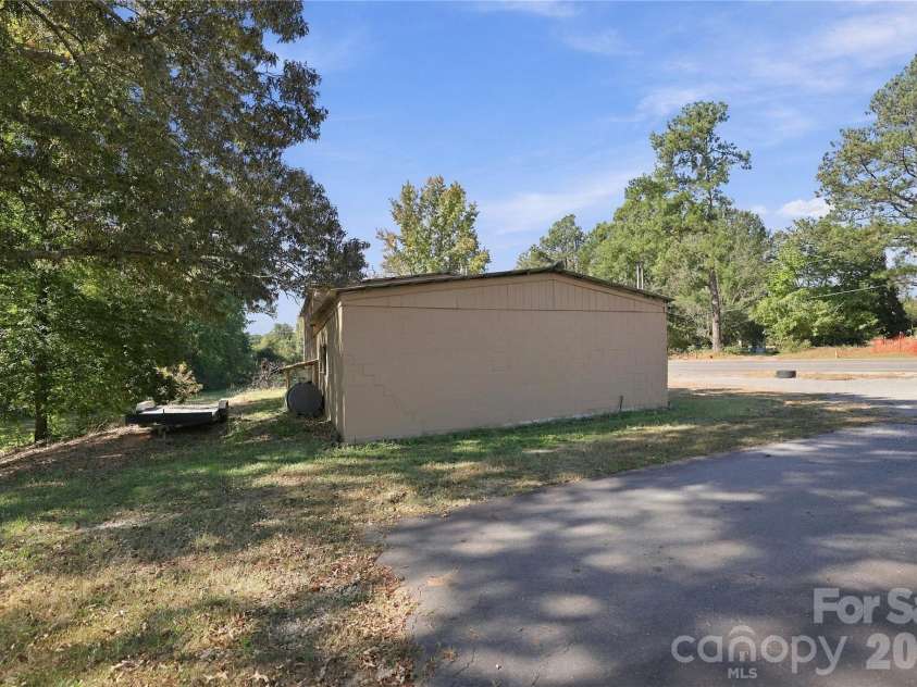 3247 Charlotte Highway, York, SC 29745.  MLS# CAR4427471, YatesRealty ID 58364. 