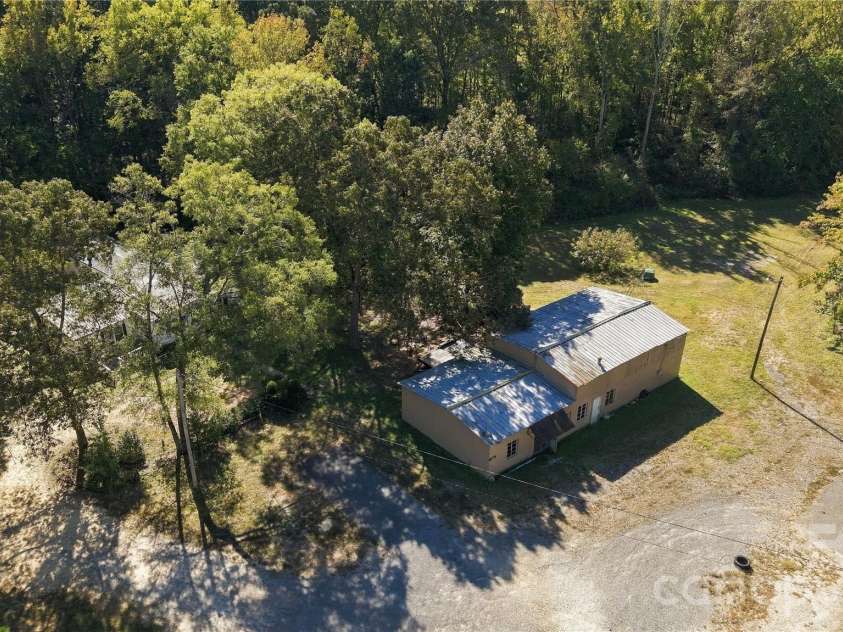 3247 Charlotte Highway, York, SC 29745.  MLS# CAR4427471, YatesRealty ID 58364. 
