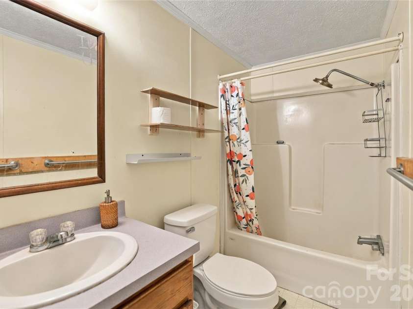 3247 Charlotte Highway, York, SC 29745.  MLS# CAR4427471, YatesRealty ID 58364. 