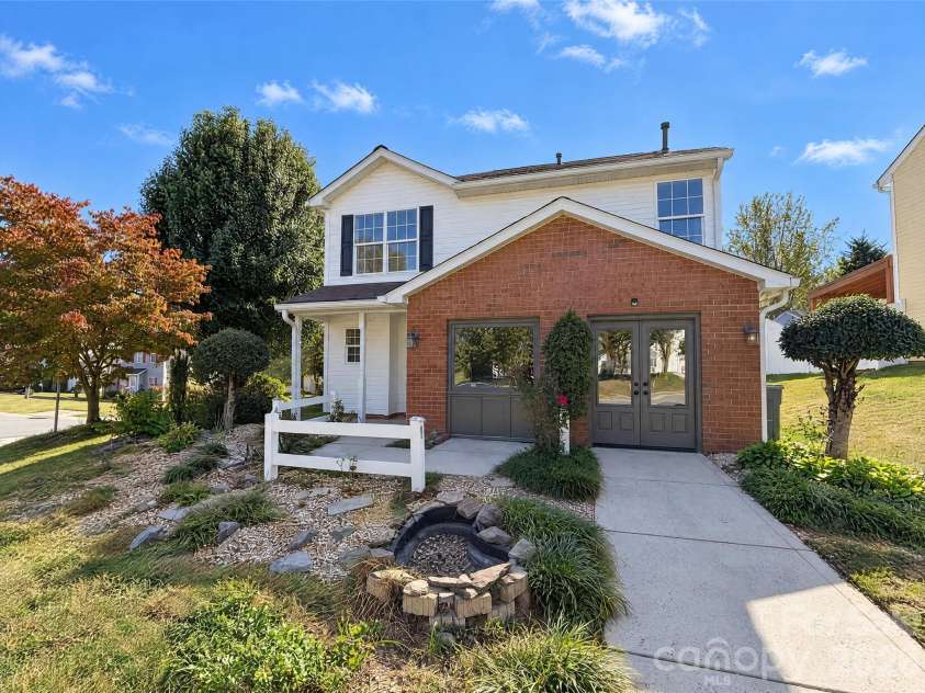 3512 Braden Drive, Charlotte, NC 28216.  MLS# CAR4437523, YatesRealty ID 58368. 