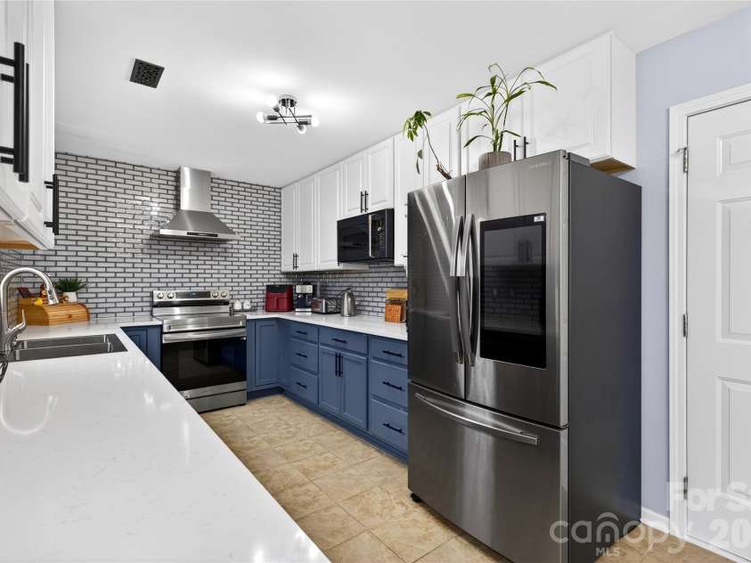 1007 Wind Carved Lane, Monroe, NC 28110.  MLS# CAR4349726, YatesRealty ID 5837. Kitchen