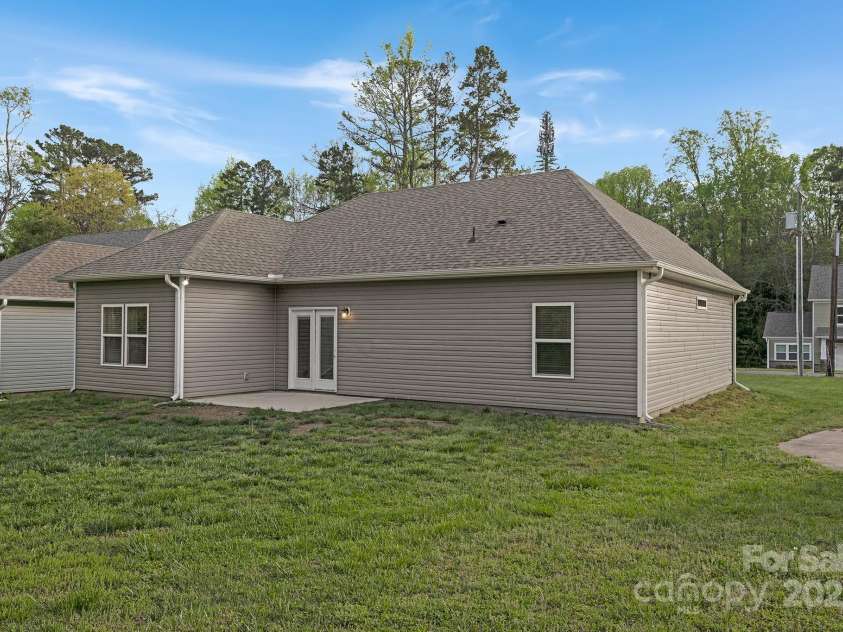 3708 Small Avenue, Charlotte, NC 28269.  MLS# CAR4242297, YatesRealty ID 5837. 
