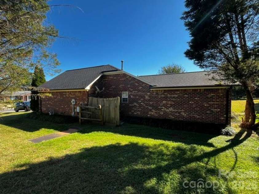 1110 Highland Creek Drive, Salisbury, NC 28147.  MLS# CAR4437123, YatesRealty ID 58371. 