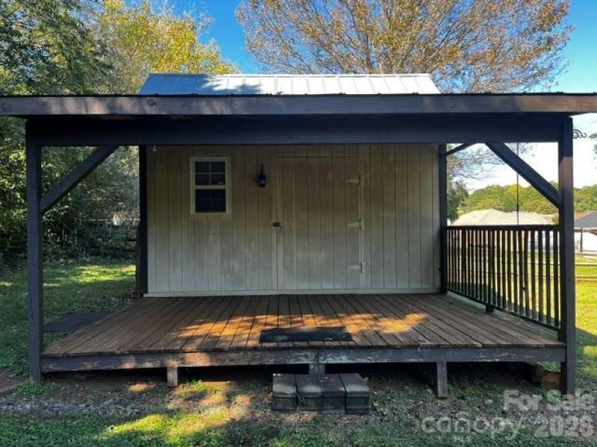 1110 Highland Creek Drive, Salisbury, NC 28147.  MLS# CAR4437123, YatesRealty ID 58371. 