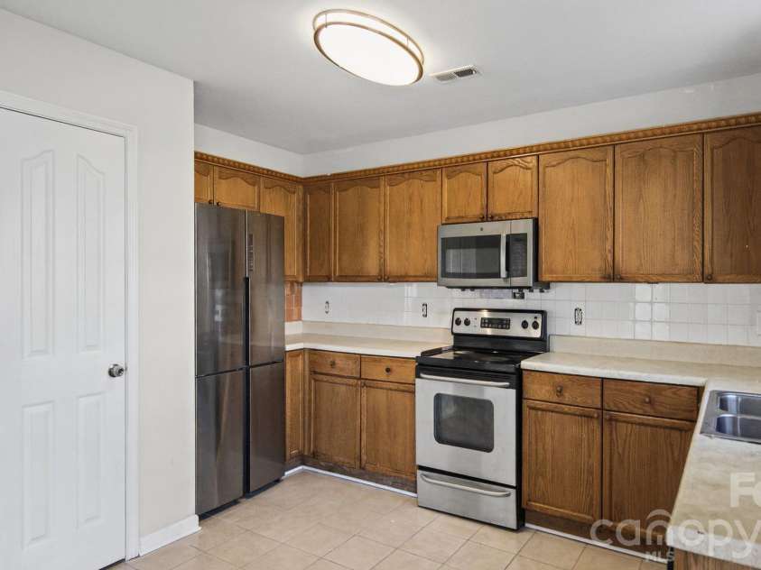 5019 Patricia Ann Lane, Charlotte, NC 28269.  MLS# CAR4437187, YatesRealty ID 58379. 