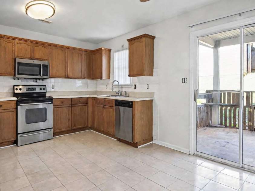 5019 Patricia Ann Lane, Charlotte, NC 28269.  MLS# CAR4437187, YatesRealty ID 58379. 
