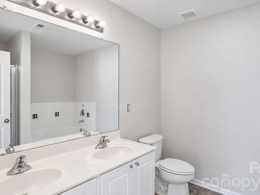 5019 Patricia Ann Lane, Charlotte, NC 28269.  MLS# CAR4437187, YatesRealty ID 58379. 