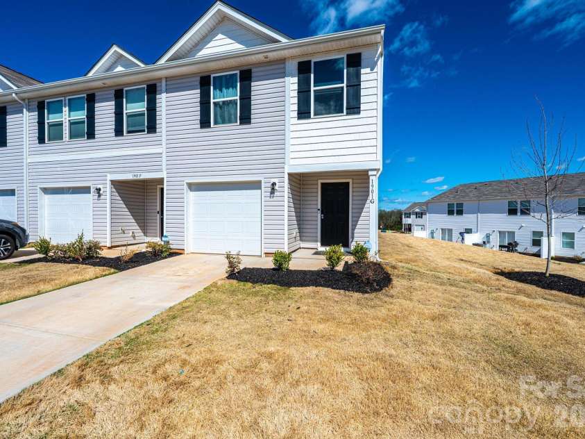 1901 Prosperity Drive, Newton, NC 28658.  MLS# CAR4359356, YatesRealty ID 5838. 