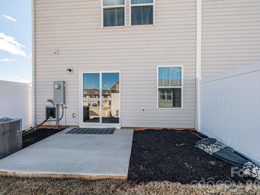 1901 Prosperity Drive, Newton, NC 28658.  MLS# CAR4359356, YatesRealty ID 5838. 