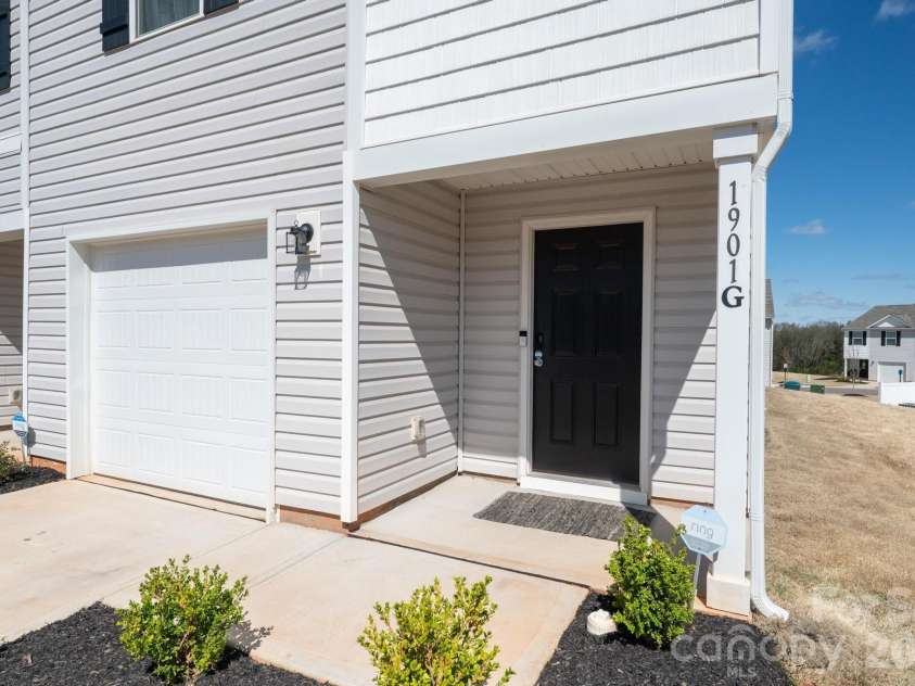 1901 Prosperity Drive, Newton, NC 28658.  MLS# CAR4359356, YatesRealty ID 5838. 