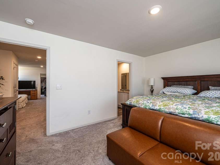 1901 Prosperity Drive, Newton, NC 28658.  MLS# CAR4359356, YatesRealty ID 5838. 