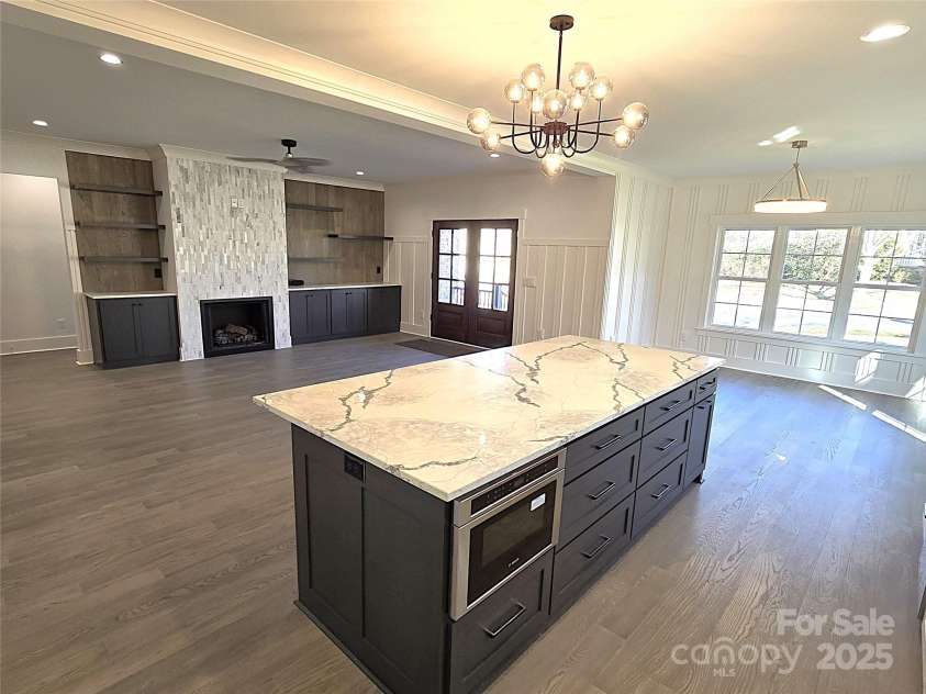 496 19th Avenue Circle, Hickory, NC 28601.  MLS# CAR4206259, YatesRealty ID 5838. 