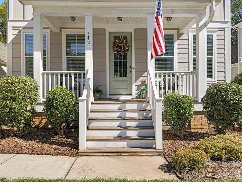 342 Main Street, Matthews, NC 28105.  MLS# CAR4436271, YatesRealty ID 58387. Front Porch