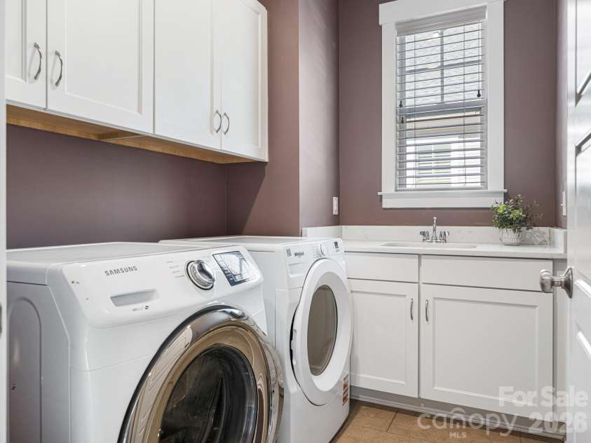 342 Main Street, Matthews, NC 28105.  MLS# CAR4436271, YatesRealty ID 58387. Laundry Room