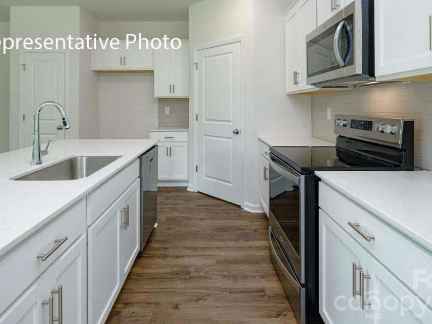 2840 Frances View Lane, Lincolnton, NC 28092.  MLS# CAR4437488, YatesRealty ID 58388. 