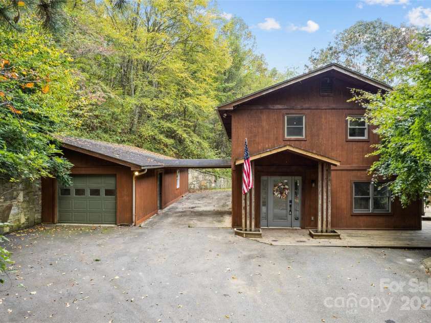 940 Haynes Cove, Clyde, NC 28721.  MLS# CAR4315182, YatesRealty ID 5839. 