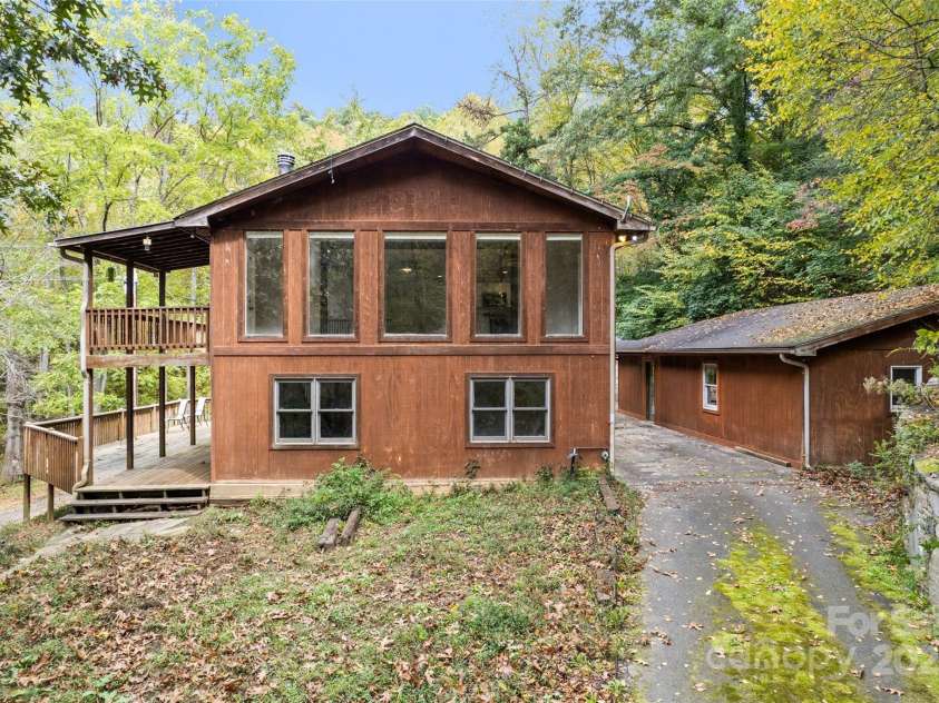 940 Haynes Cove, Clyde, NC 28721.  MLS# CAR4315182, YatesRealty ID 5839. 