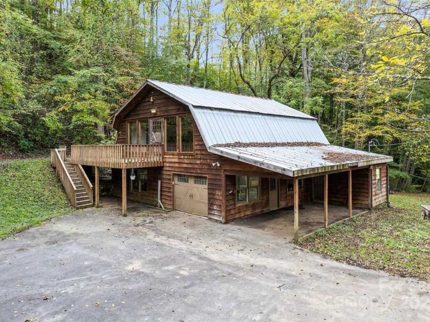 940 Haynes Cove, Clyde, NC 28721.  MLS# CAR4315182, YatesRealty ID 5839. 