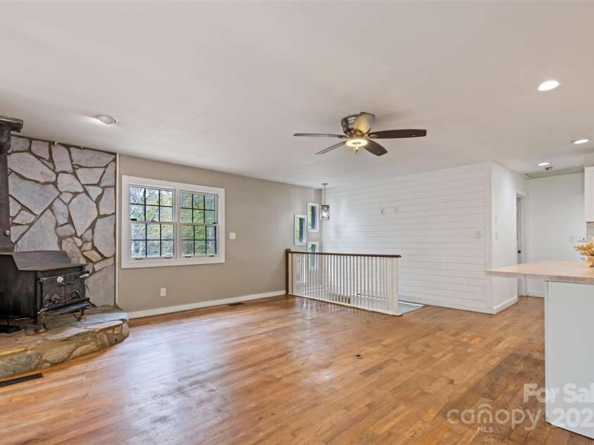 940 Haynes Cove, Clyde, NC 28721.  MLS# CAR4315182, YatesRealty ID 5839. 