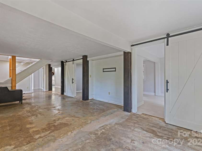 940 Haynes Cove, Clyde, NC 28721.  MLS# CAR4315182, YatesRealty ID 5839. 