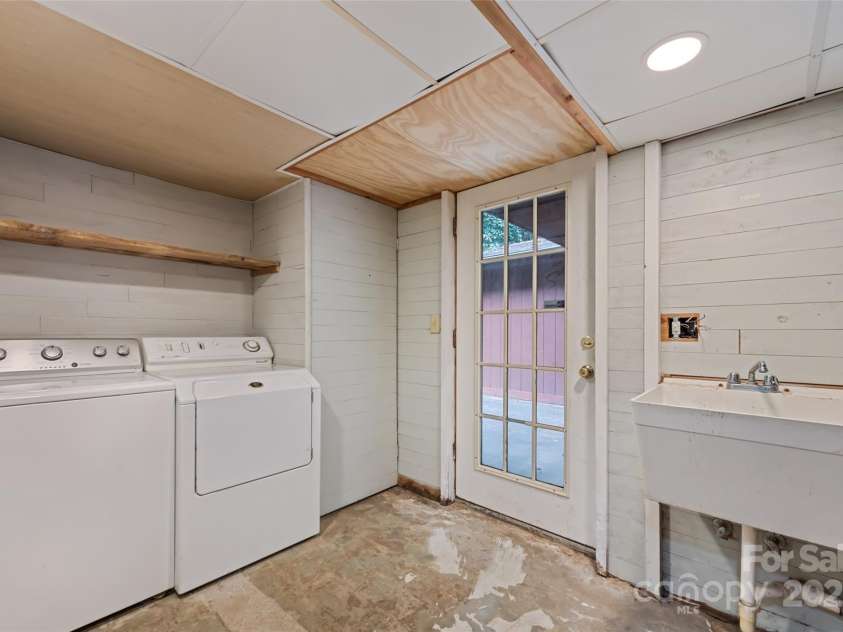940 Haynes Cove, Clyde, NC 28721.  MLS# CAR4315182, YatesRealty ID 5839. 
