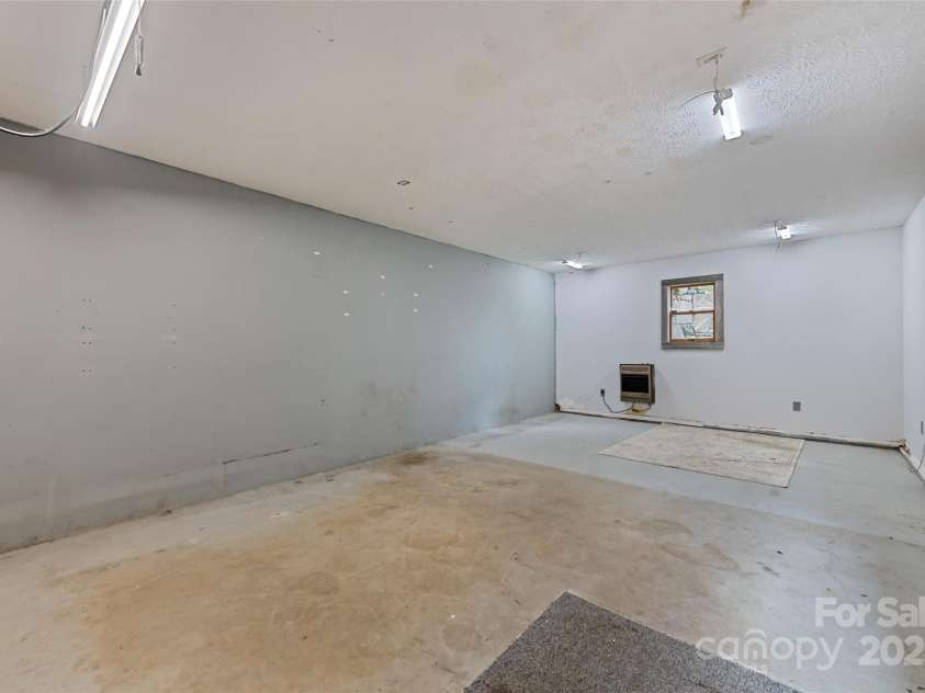 940 Haynes Cove, Clyde, NC 28721.  MLS# CAR4315182, YatesRealty ID 5839. 