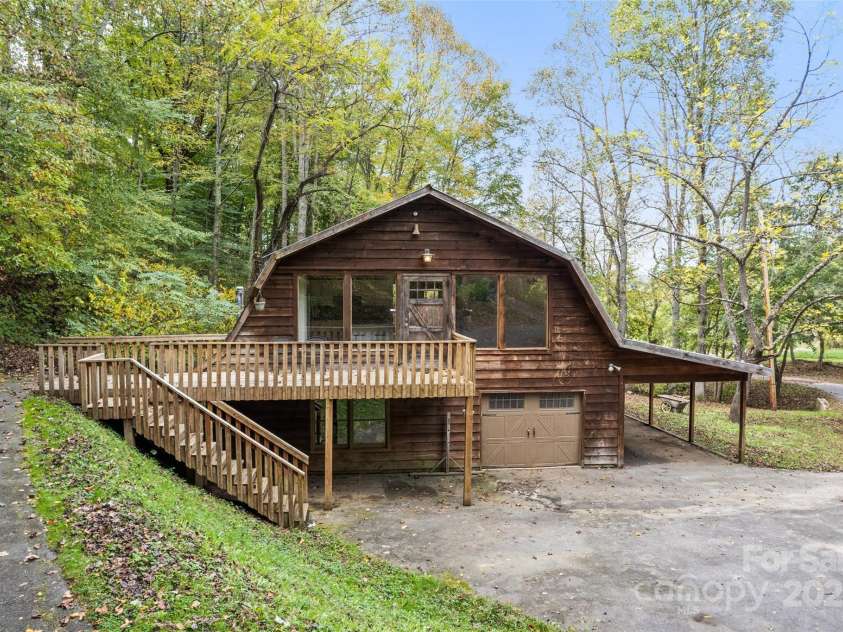 940 Haynes Cove, Clyde, NC 28721.  MLS# CAR4315182, YatesRealty ID 5839. 